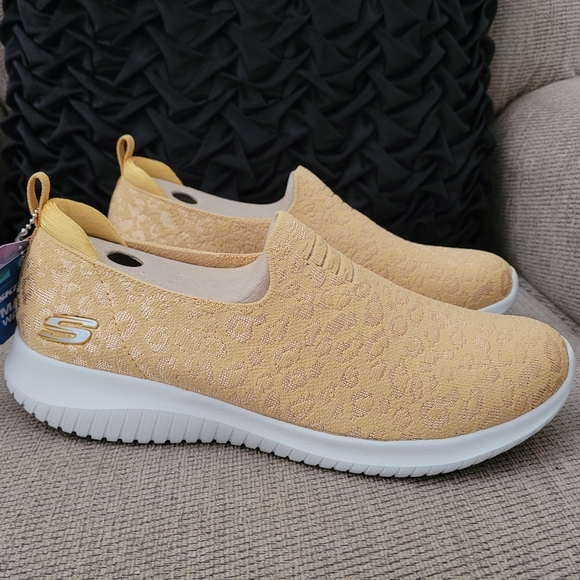 SKECHERS ULTRA FLEX JACQUARD YELLOW WEEKEND TRIP WIDE FIT SLIP ON SHOES - Picture 7 of 11